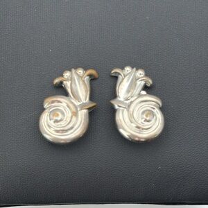 Vintage Brookcraft silver tone tulip clip on earrings